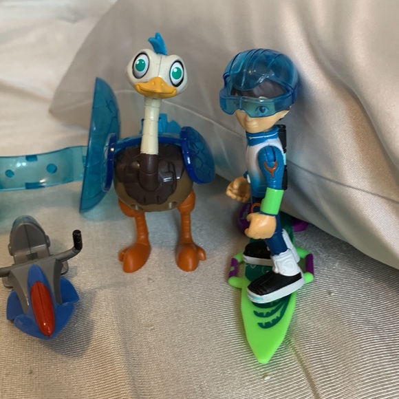 Disney Miles From Tomorrowland Playset - Picture 2 of 3